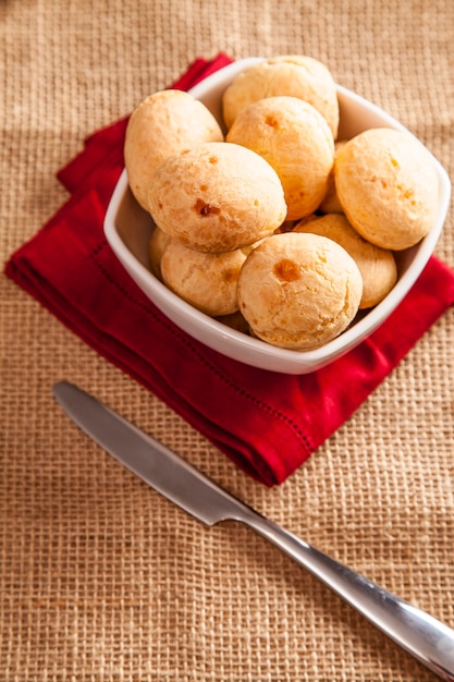 Pão de queijo brasileiro