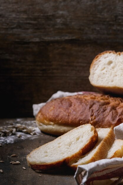 Pão de trigo branco caseiro