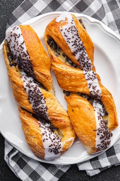 pão doce massa folhada sobremesa creme recheio refeição comida lanche na mesa cópia espaço fundo de comida