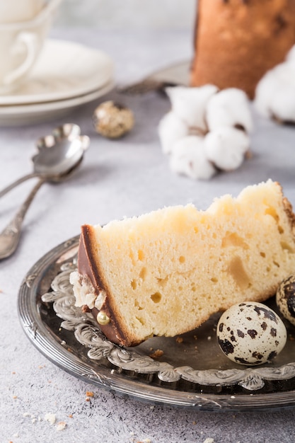 Pão doce ortodoxo de páscoa