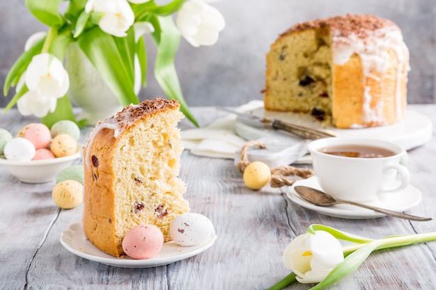 Pão doce ortodoxo de páscoa