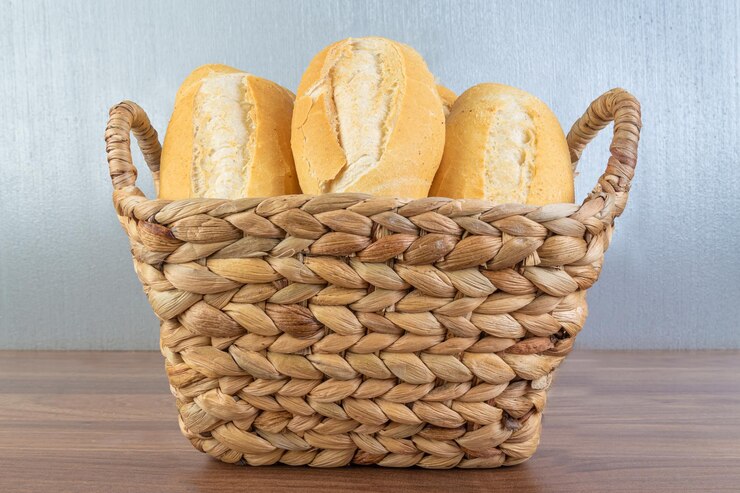 Foto pão francês assado com trigo brasileiro