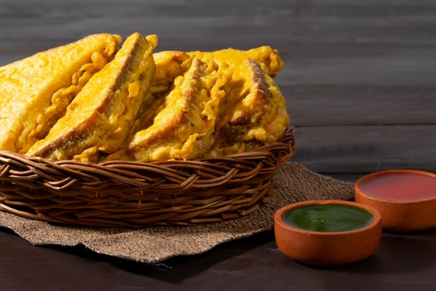 Foto pão frito indiano pakora do lanche