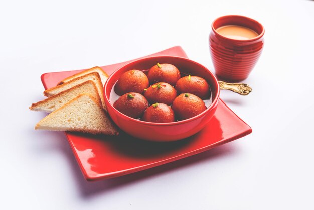 Pão gulab jamun é uma receita de sobremesa instantânea e fácil da índia