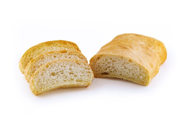 Foto pão italiano ciabatta isolado no branco