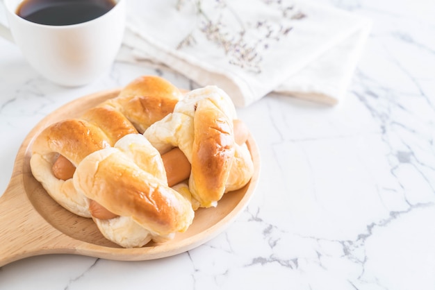 pão rolo de salsicha