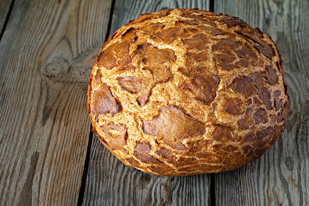 Pão Tigre Holandês fresco e crocante com uma crosta deliciosa e um sabor caseiro maravilhoso