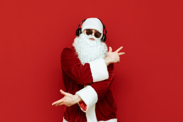 Papá Noel con auriculares