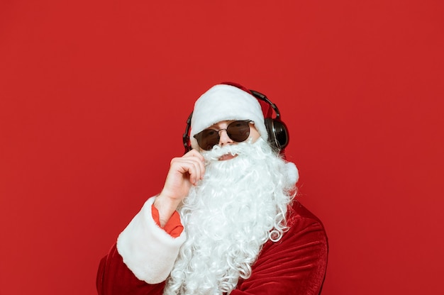 Papá Noel con auriculares