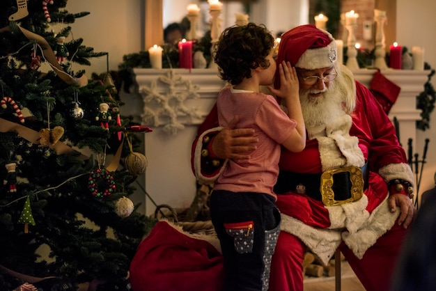 Papá Noel y niño