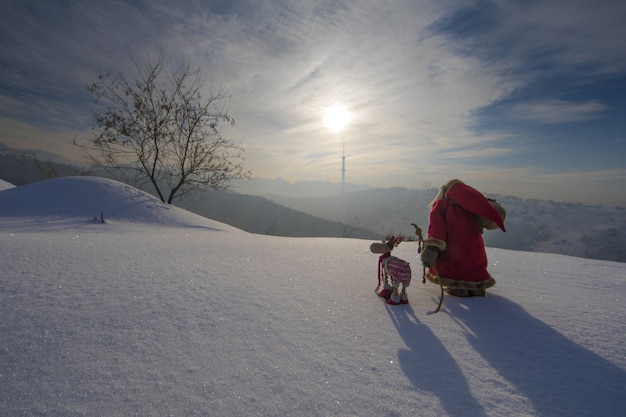 Papai Noel no pico das montanhas