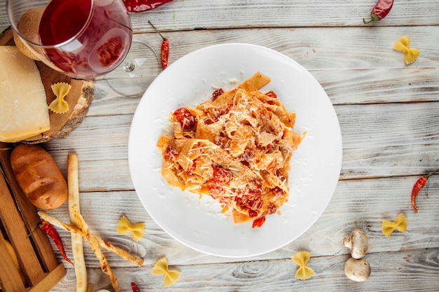 Papardelle pasta cherry y tomates secos