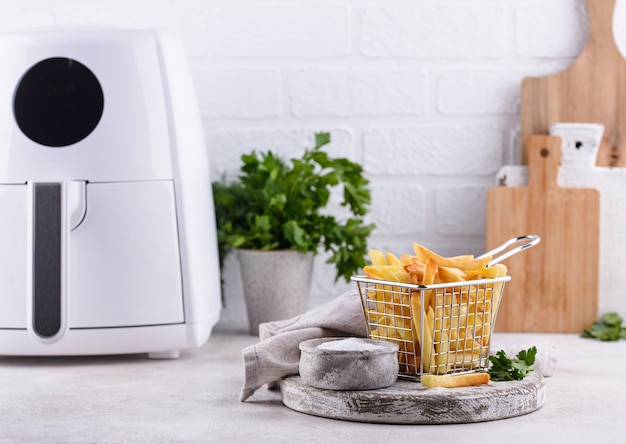 Papas fritas cocinadas en freidora