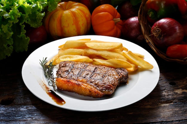 Papas fritas con picanha brasileña