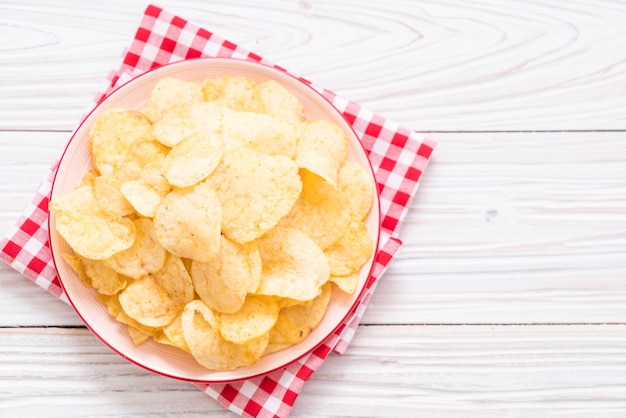 papas fritas en un plato