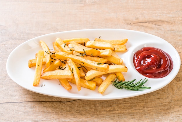 papas fritas con salsa