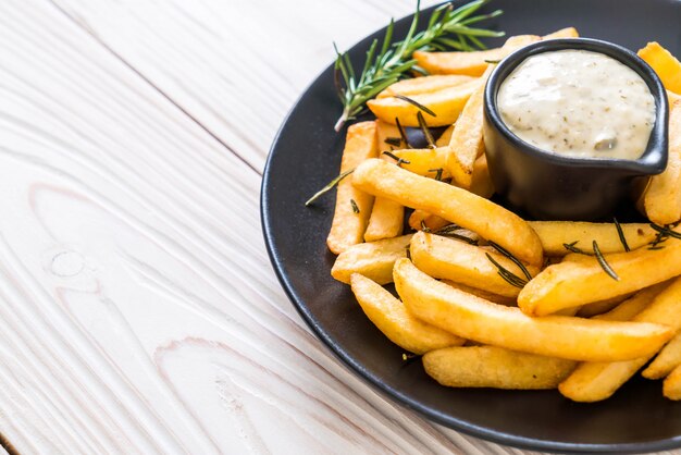 papas fritas con salsa