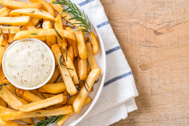 papas fritas con salsa