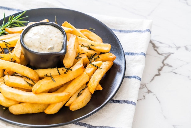 papas fritas con salsa