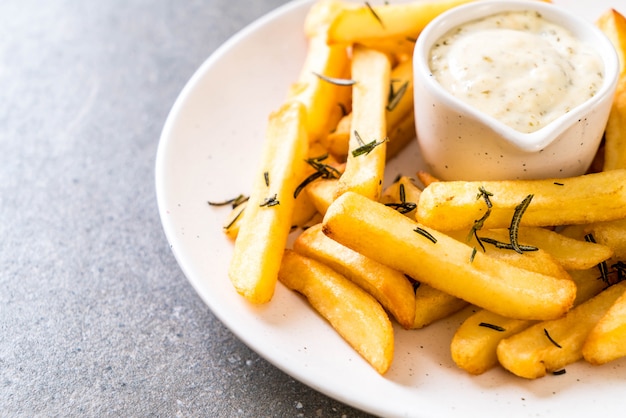 papas fritas con salsa