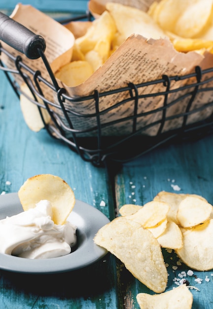 Papas fritas con salsa