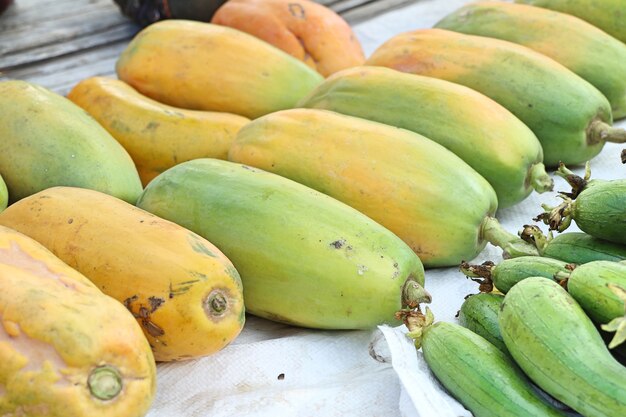 papaya en comida callejera