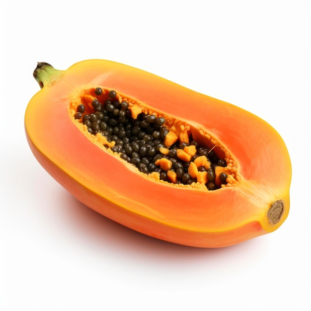 Papaya fresca y sabrosa aislada sobre un fondo blanco