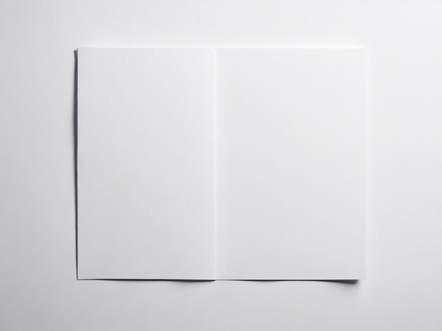 papel blanco sobre fondo blanco