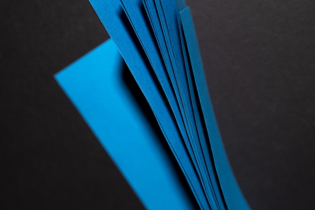 Papel de urdidura azul para decoração em preto