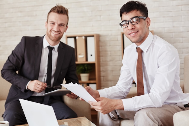 papel persona empresarios hombre sonriente