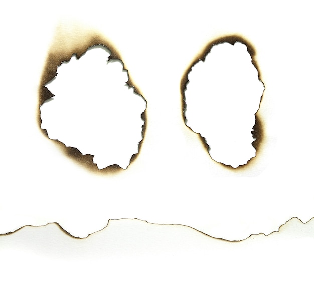 Papel quemado en blanco
