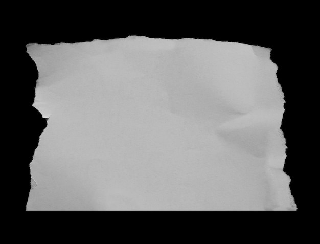 papel rasgado aislado sobre fondo negro