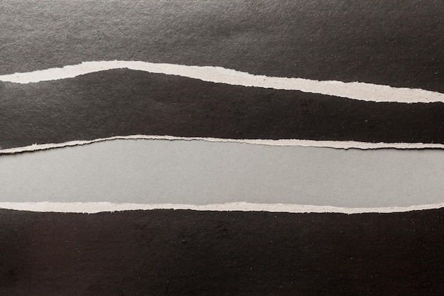 papel rasgado negro