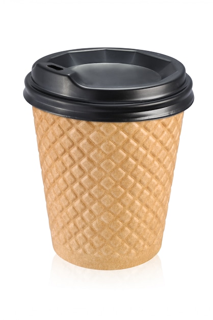 Papelão ondulado retire o copo de café isolado no branco