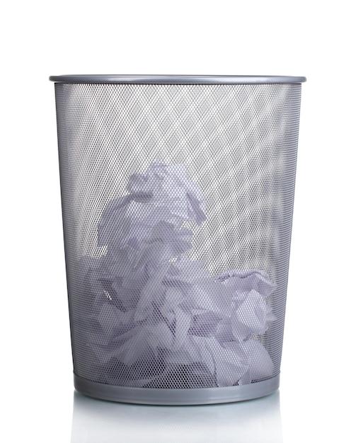 Foto papelera de metal de papel aislado en blanco