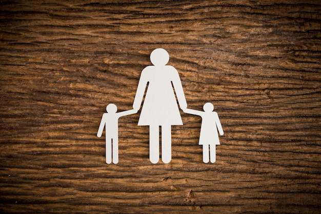 Papierkettenfamilie symbolisiert