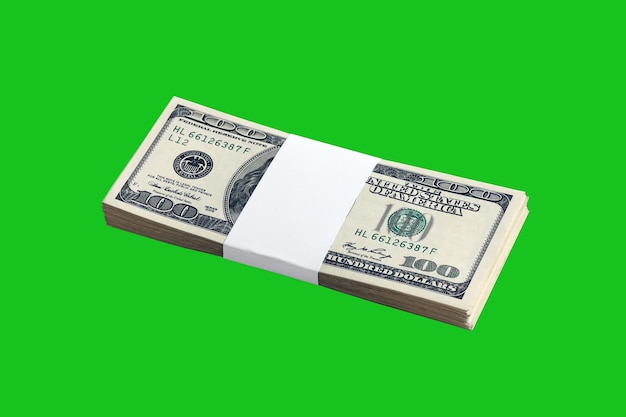 Paquete de billetes de dólares estadounidenses aislados en croma keyer green. Paquete de dinero americano con alta resolución en máscara verde perfecta