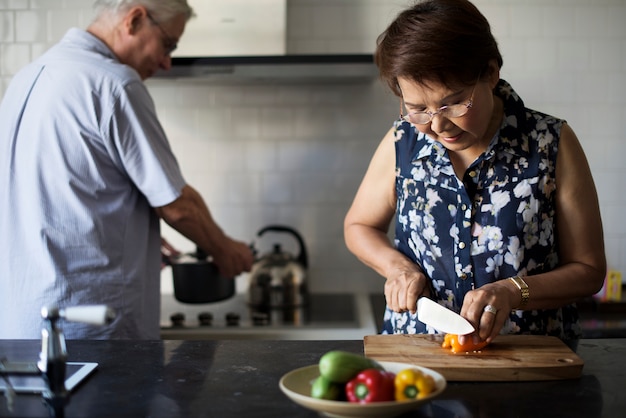 Par ancião, cozinhar, junto