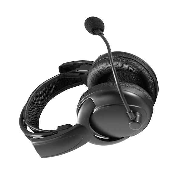 Par de auriculares aislado en blanco