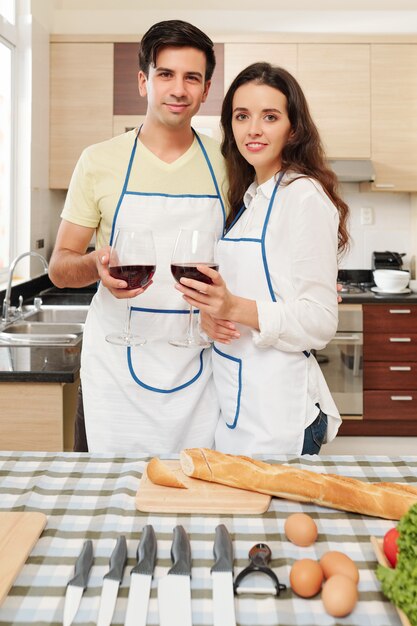 Par cocinar y beber vino