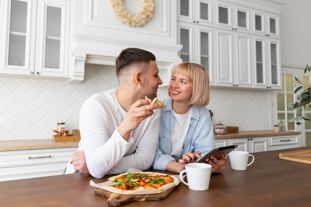 Par pasar tiempo de calidad juntos en casa