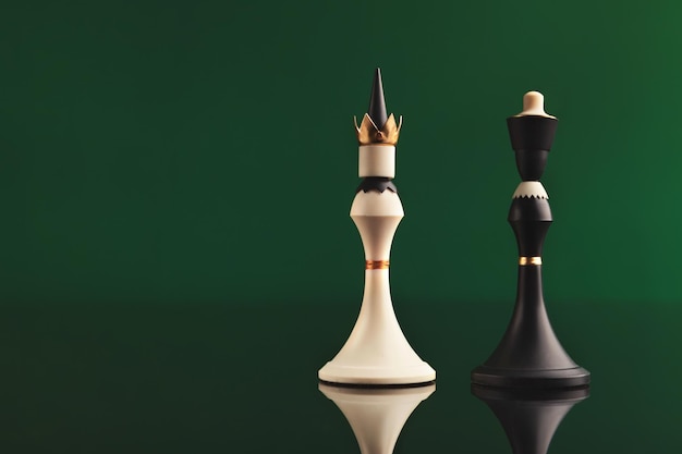 Par de piezas de ajedrez rey enfrentadas como opuestos sobre fondo verde con reflexión. Amor prohibido, figuras rivales, espacio de copia