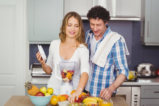 Par preparar un jugo de frutas