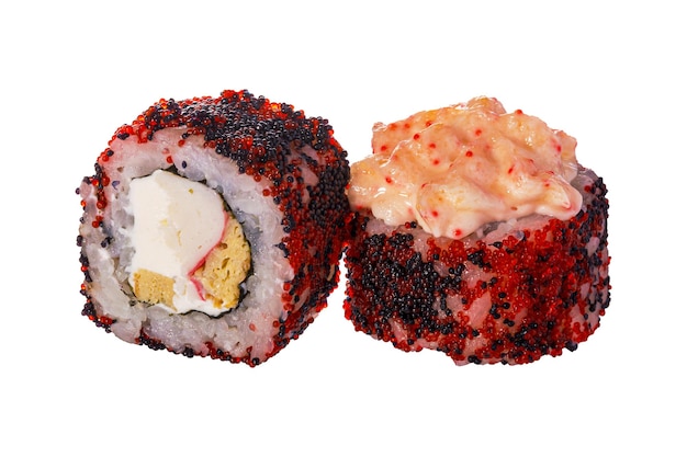 Par de rollos de sushi en el fondo blanco Primer plano de deliciosa comida japonesa con rollo de sushi