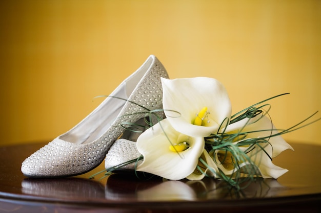 par de zapatos de boda