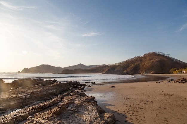 Paraíso na praia, um belo pôr do sol em san juan del sur