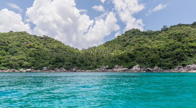 Paraíso tropical en la isla de Koh Tao y Koh nang yuan en Tailandia, foto Paisaje del mar.