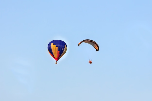 Parapente en el cielo