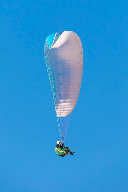 Parapente en el cielo