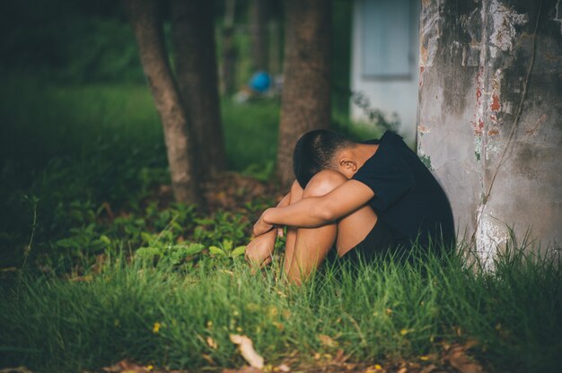 Parar a violência contra as crianças e conceito de vida de solteiro